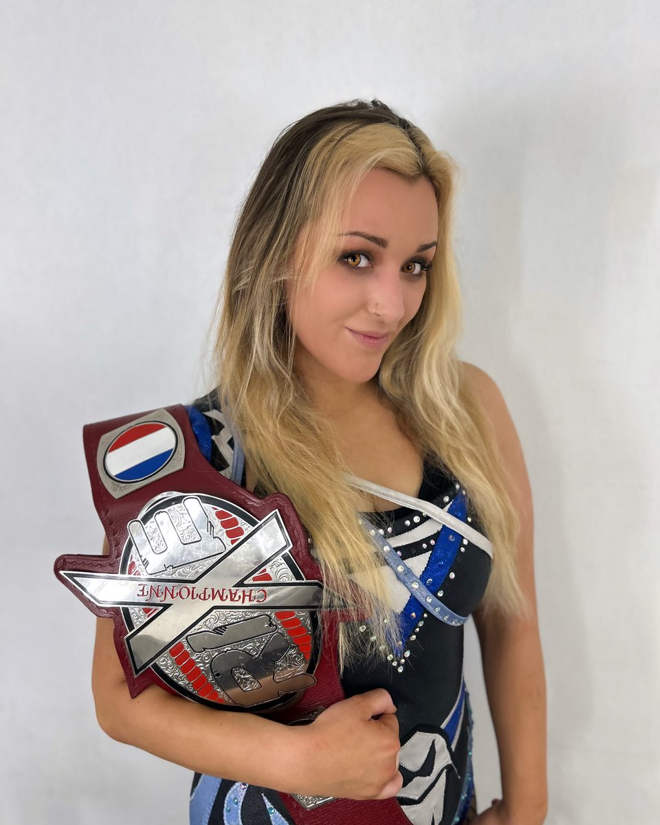alexxisfalcon's tweet image. They weren’t kidding when they called me well a witch🐚 🧜🏼♀️ #Rixe #poorunfortunatesoul #internationalchampion 😈 @rixecatch