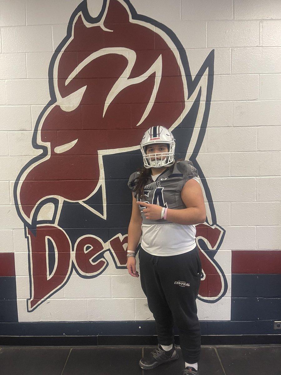 I had a great time today at the <a href="/FDUFootball/">FDU Football</a> visit. Thank you so much for telling me more about the school and program. Thank you @rajoppi54for the invitation. <a href="/CoachAVC_FDU/">Anthony Van Curen</a> <a href="/0nyechi/">C.J. Onyechi</a> @CoachKennedyFDU <a href="/CoachTufaro/">Mike Tufaro</a>