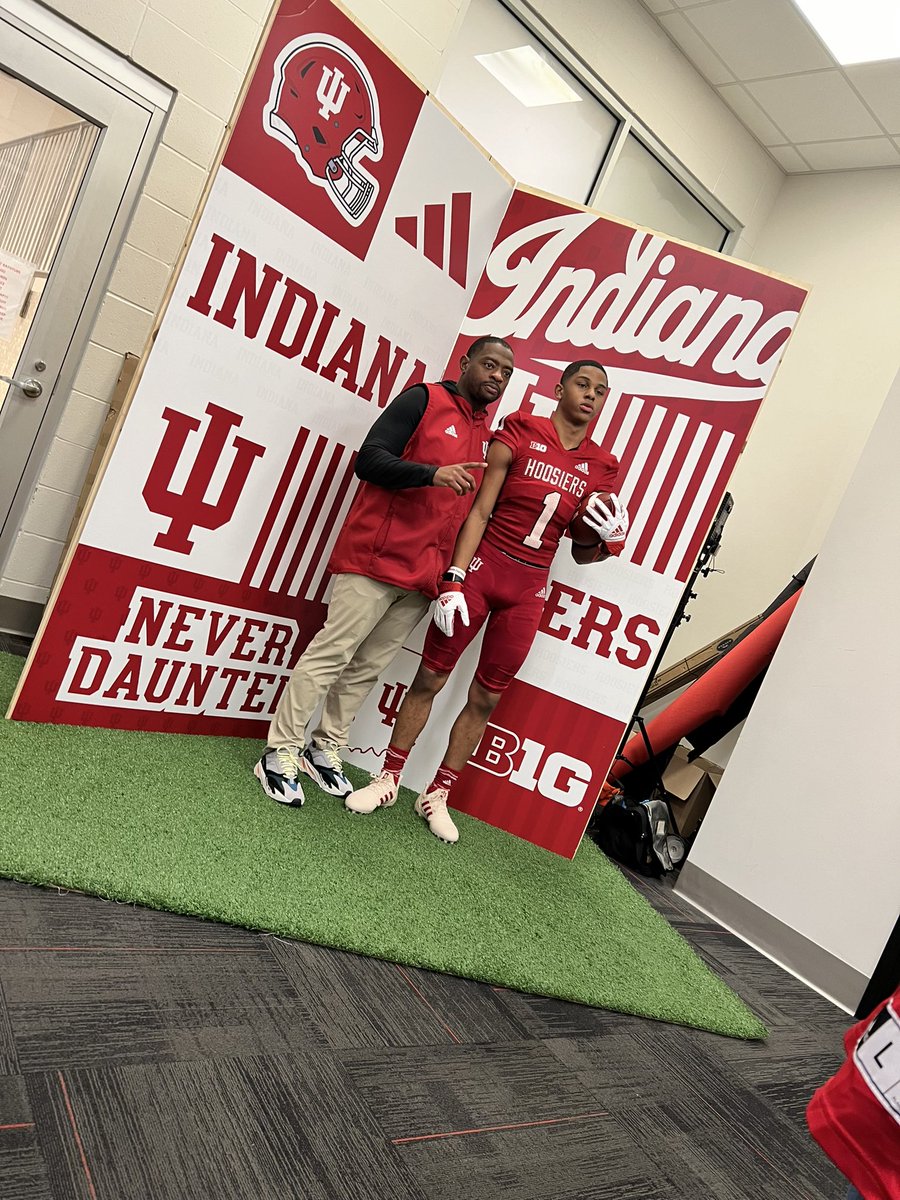 farel_carter1's tweet photo. Had a great visit today @IndianaFootball , can’t wait to be back! @CoachOjong @CoachOlaAdams @Coach_PatKuntz @CCignettiIU @CoachMillz_ @DCHawkFootball @CoachEddie2 https://t.co/RYClpnOtxV