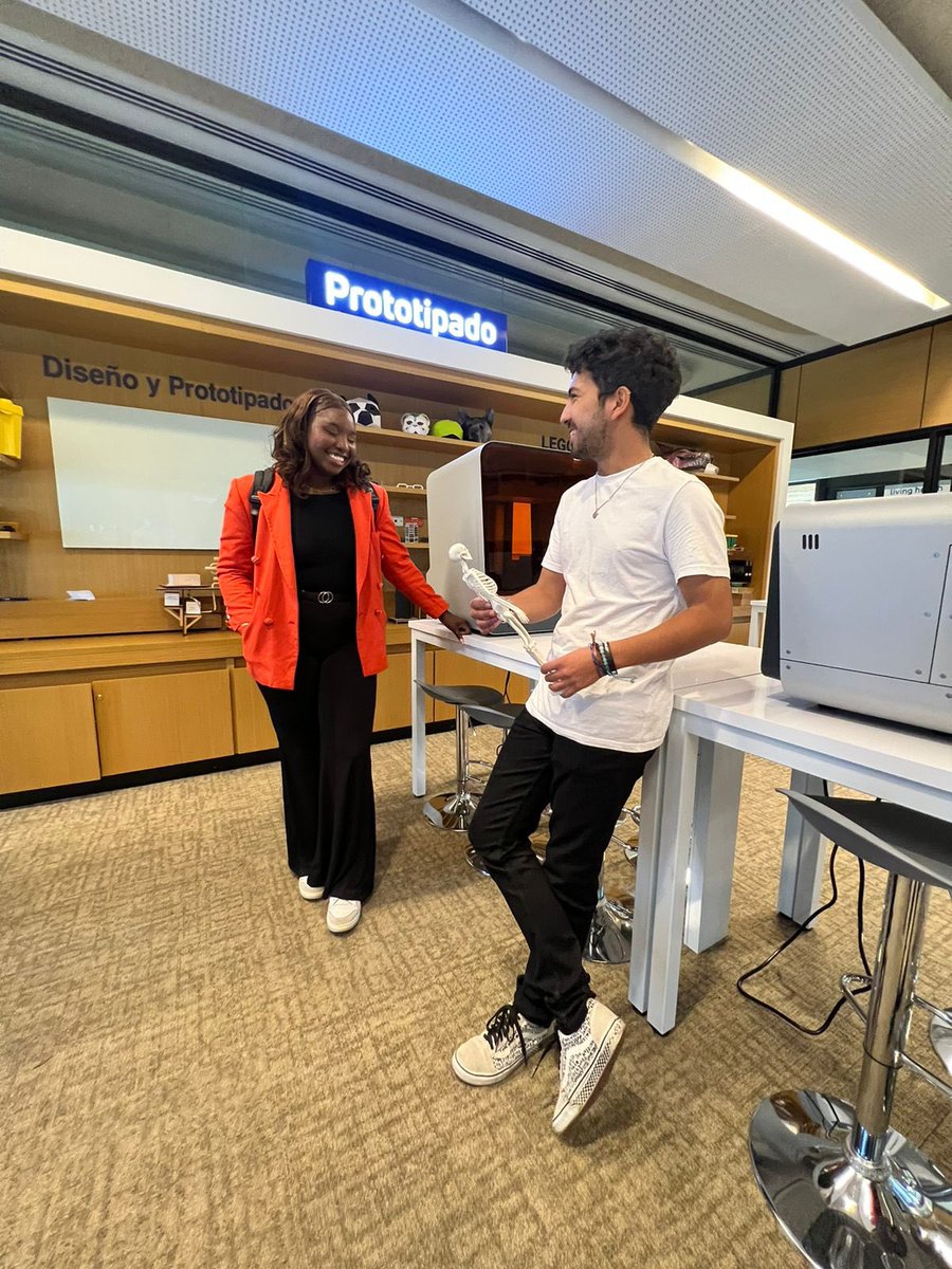 Gracias a la <a href="/unisabana/">Universidad de La Sabana</a> por recibirnos en sus laboratorios de innovación y emprendimiento, nos sirvió de mucha inspiración para replicar en el Chocó 🇬🇦