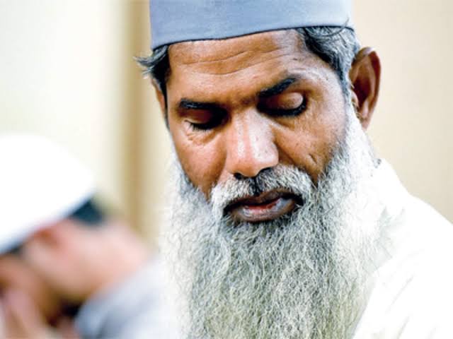 retinoscope's tweet photo. Now back to Balbir Singh, he was at the forefront of the mob that destroyed Babri Masjid in 1992, but later he repented his act and became a Muslim in 1993, he pledged to build 100 mosques all over India. By 2021 he had built 91 mosques and 59 were under construction. https://t.co/boBNuBgUQo