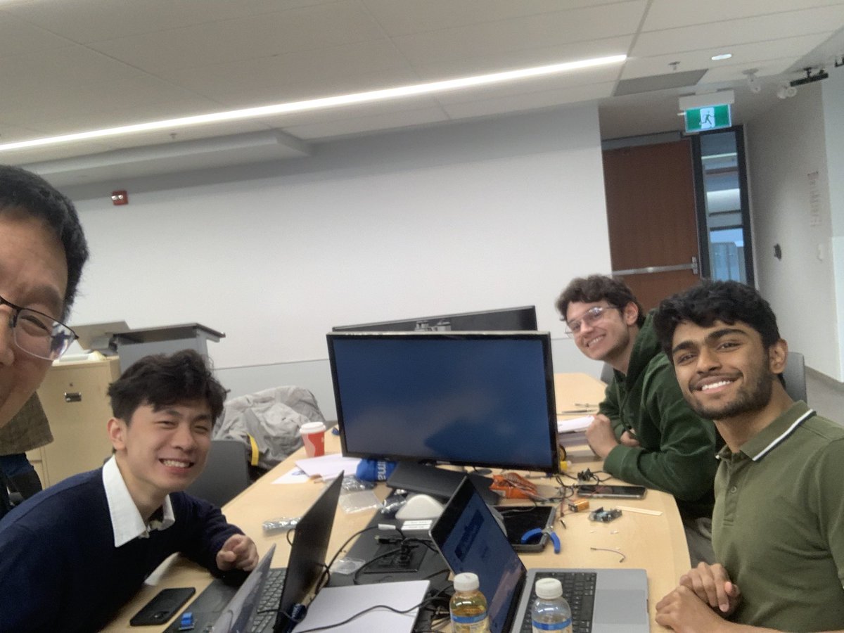 UofTEngDean's tweet photo. Cool to drop by #OEC2024 hosted by @queensu @SmithEngQueens - and look who I found @UofTEngineering #utek https://t.co/CuwjpuMDc4