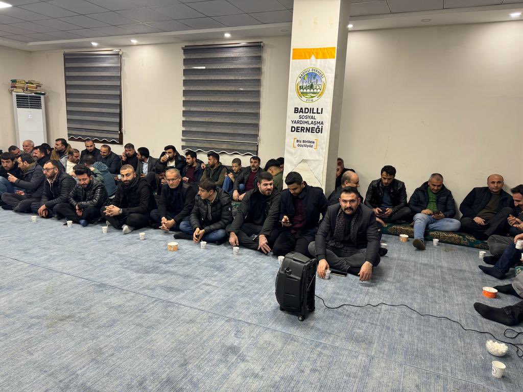 Dernek Olarak Bu Akşamki Proğramımıza Değerli Akrabalarımız Aynı Zamanda Dernek Üyemiz Olan Karaköprü Belediye Başkanı Metin Baydilli’yi Ağırladık Kendisine Biz Akrabaları Olarak Sürekli Arkasında Olduğumuzu Ve Yanında Olduğumuzu Beyan Eder Saygılar Sunarız.
Biz Birlikte Güçlüyüz