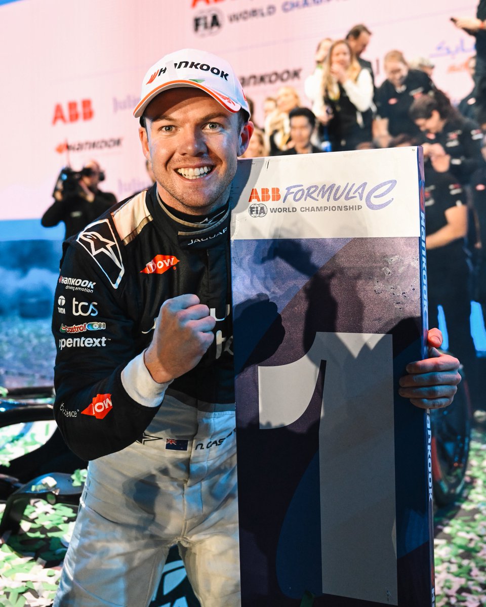 On the TOP step of the PODIUM for the first time for the team 🖤🏆 #DiriyahEPrix 🇸🇦