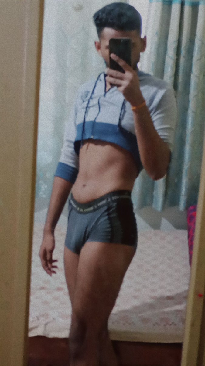 That urge to go for a run in this fit❤️‍🔥
#thick 
#mirrorselfie
#nsfw