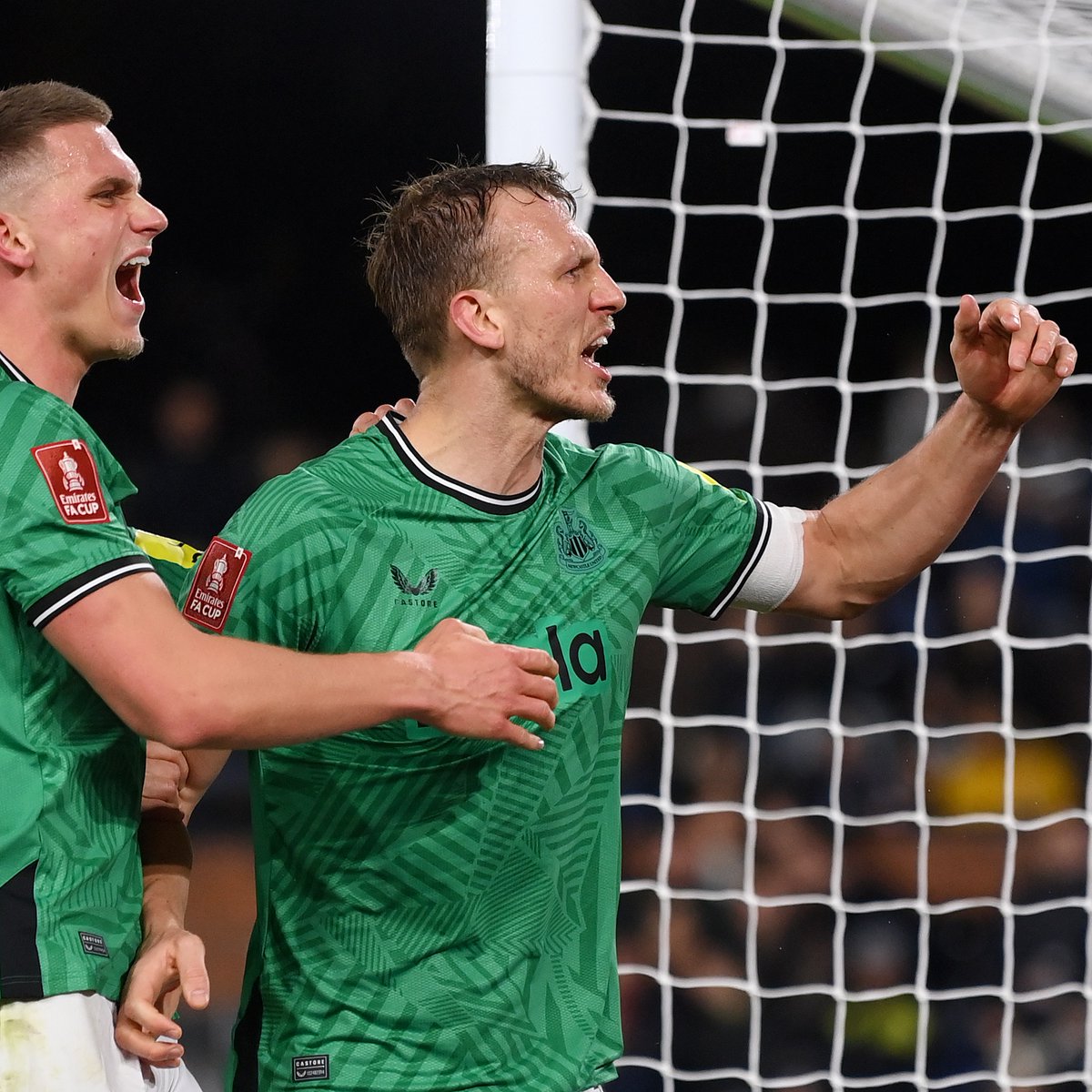 NUFC's tweet photo. 🎶 He’s from Blyth 🎶 https://t.co/UHTeQUh4nE