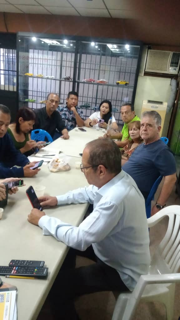 Un total éxito fue el Foro de Organización Ciudadana, que llevó a cabo el Comando de Campaña por Venezuela de María Corina Machado (@MariaCorinaYa) en la parroquia Leoncio Martínez del municipio Sucre del estado Miranda. El evento fue promovido por <a href="/LideresPorElCam/">Lideres X El Cambio</a> (HILO) #27Ene