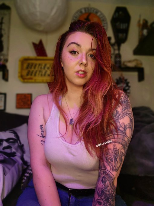 I'll be hanging on Chaturbate for the next bit!   https://t.co/fk6JcejQO4 https://t.co/C89XcyXqDq