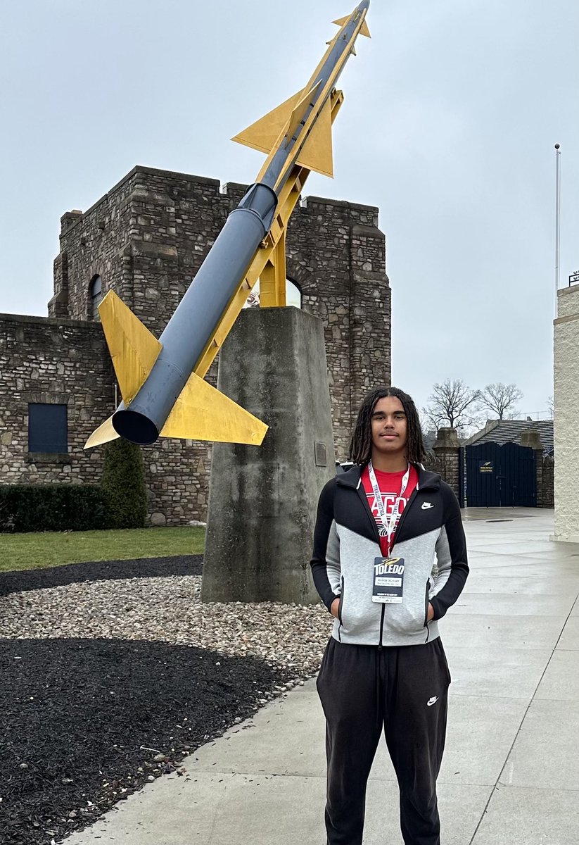 Had a great time today at ⁦⁦⁦⁦⁦<a href="/ToledoFB/">Toledo Football</a>⁩. Thank you ⁦<a href="/CoachNCole/">Coach Cole</a>⁩ for the invite. Looking forward to being back this spring!!