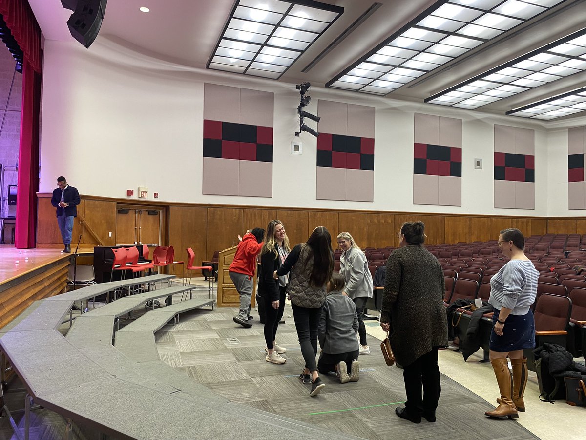 j_csd's tweet photo. In CSD, Continuous Improvement is when we ALL stretch ourselves!
On 1/26 teachers, admin, para-educators as well as nutrition services &amp; district office staff engaged in prof dev.
It was awesome to see EVERYONE striving to make themselves better at what they do.

#powerofwecsd https://t.co/gaKcB8nQvh