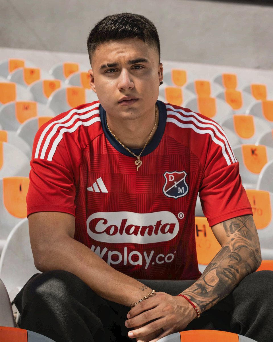 De trabajar en la logística a ser imagen de la nueva camiseta… la vida da muchas vueltas, luchen por sus sueños❤️‍🔥