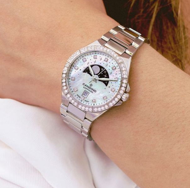 CCELTABLERO's tweet image. La luna y las estrellas se unen en este reloj suizo de la colección de Candino.
timeroadshop.com/es-ES
#tiendastimeroad

📍 #CCElTablero 🌅
ℹ️ cceltablero.com

#timeroadshop #timeroad #relojes #relojescandino #relojesmujer