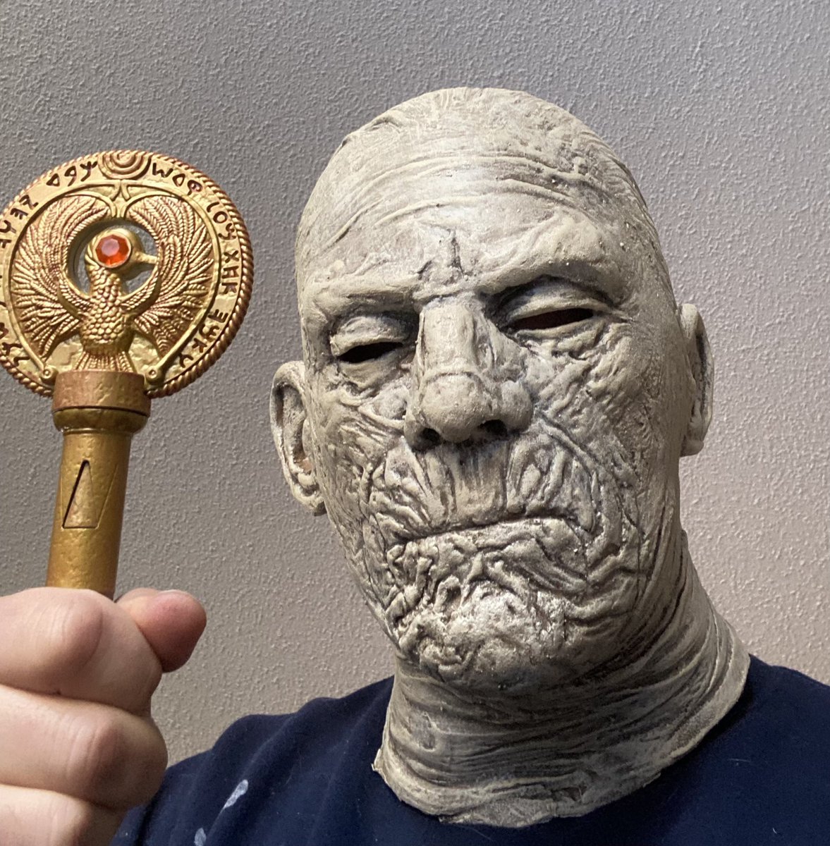 magictoasterfi1's tweet image. “You will not remember what I show you now, and yet I shall awaken memories of love... and crime... and death...and the exact location of the Well of the Souls.”

#staffofRa #imhotep #raidersofthelostark #IndianaJones #UniversalMonsters #themummy #monstermodel