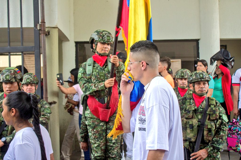 Ejercito_Div5's tweet photo. #Hoy en la Plaza de Armas de la #SextaBrigada, se realizó al ceremonia de licenciamiento de 47 mujeres que prestaron su servicio militar voluntario y 21 hombres que prestan su servicio militar en el Batallón ASPC de la #SextaBrigada, a ellos gracias.

#IncorpórateAlEjército https://t.co/wfbyUApiAx