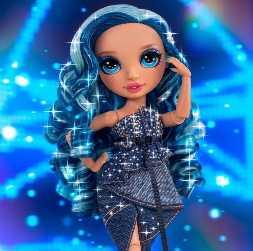 Toy Rainbow High Fantastic Fashion Doll- Skyler (blue)