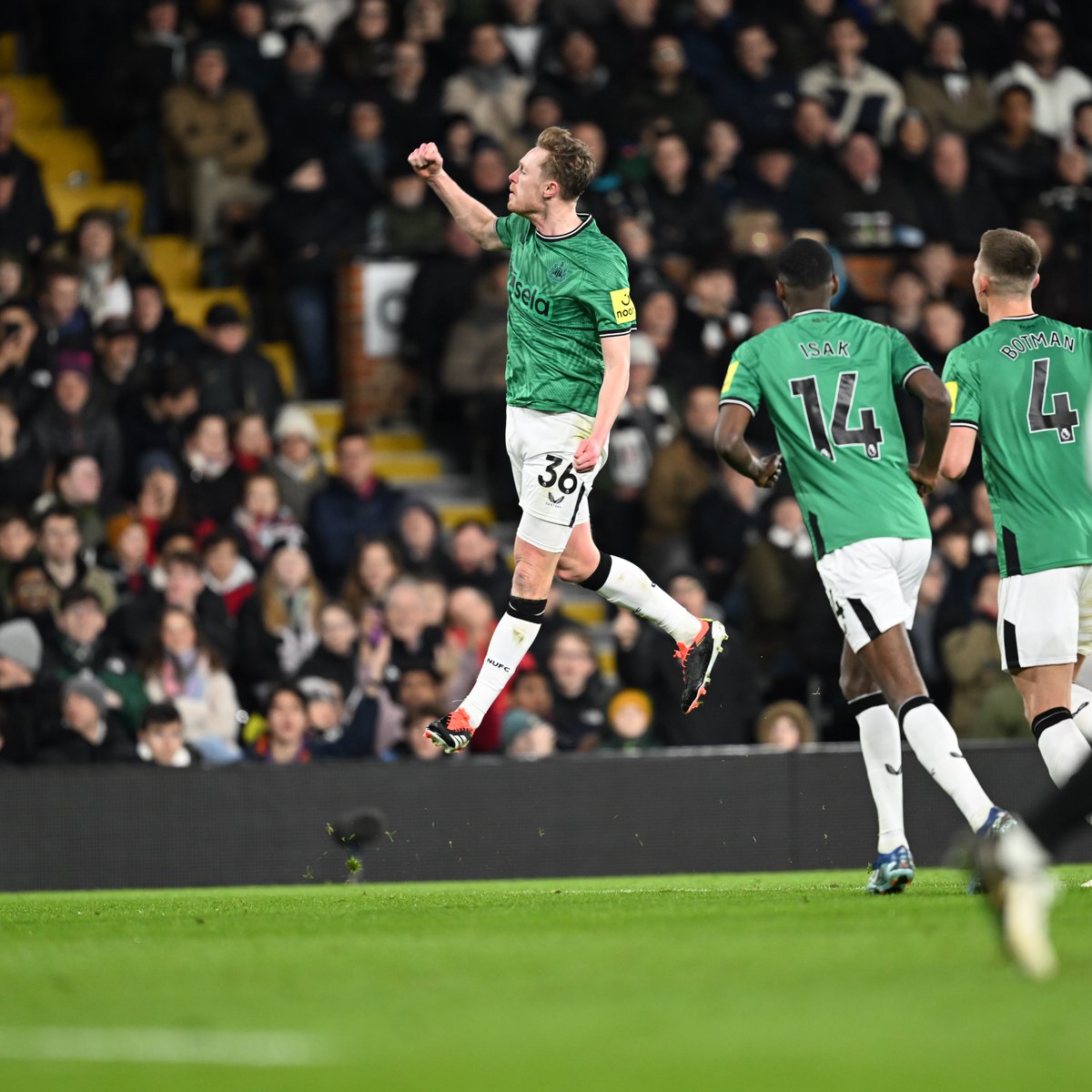 The perfect night for our Geordie boys! ⚫️⚪️