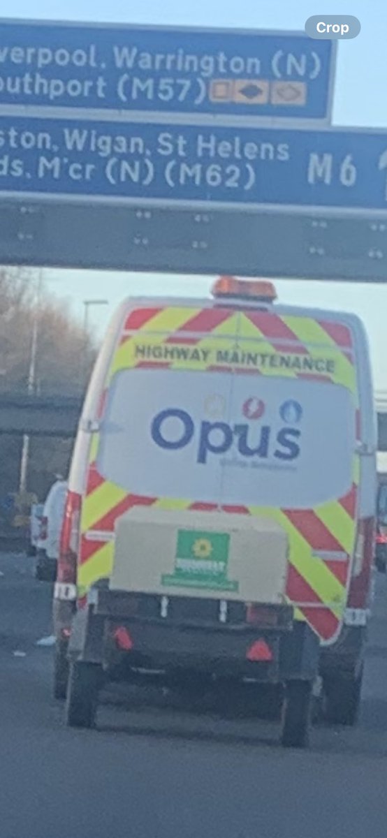 brady_darran's tweet photo. Oh dear mr Opus driver you cannot tow I. The 3rd lane https://t.co/BxeHlyCLPw