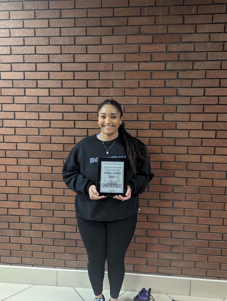 Two softball alum recognized for nations best categories at today's Men's Basketball game! 

Maggie Dominick (most sac flies) and Grace Heath (triples) *not pictured 

Congratulations! 💜🥎