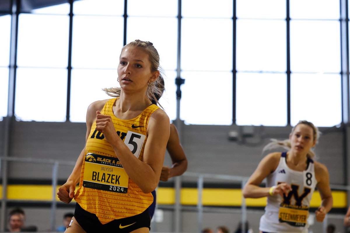 800 Meters ☑️

4. Lily Johannes - 2:20.50
5. 𝙅𝙖𝙡𝙮𝙨𝙨𝙖 𝘽𝙡𝙖𝙯𝙚𝙠 - 2:23.33
7. Lauren McMahon - 2:23.76, PR

#Hawkeyes