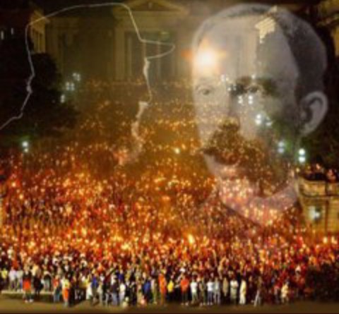 <a href="/EVilluendasC/">Enrique Villuendas</a> #MartíVive
“Siempre recuerdo que Martí de lo primero que hablaba era del decoro del hombre, y decía, incluso, que si había muchos hombres sin decoro, había hombres que tenían el decoro de todo el mundo.”
Fidel 
10/10/1991
Somos Continuidad 
#ConElMismoFuego