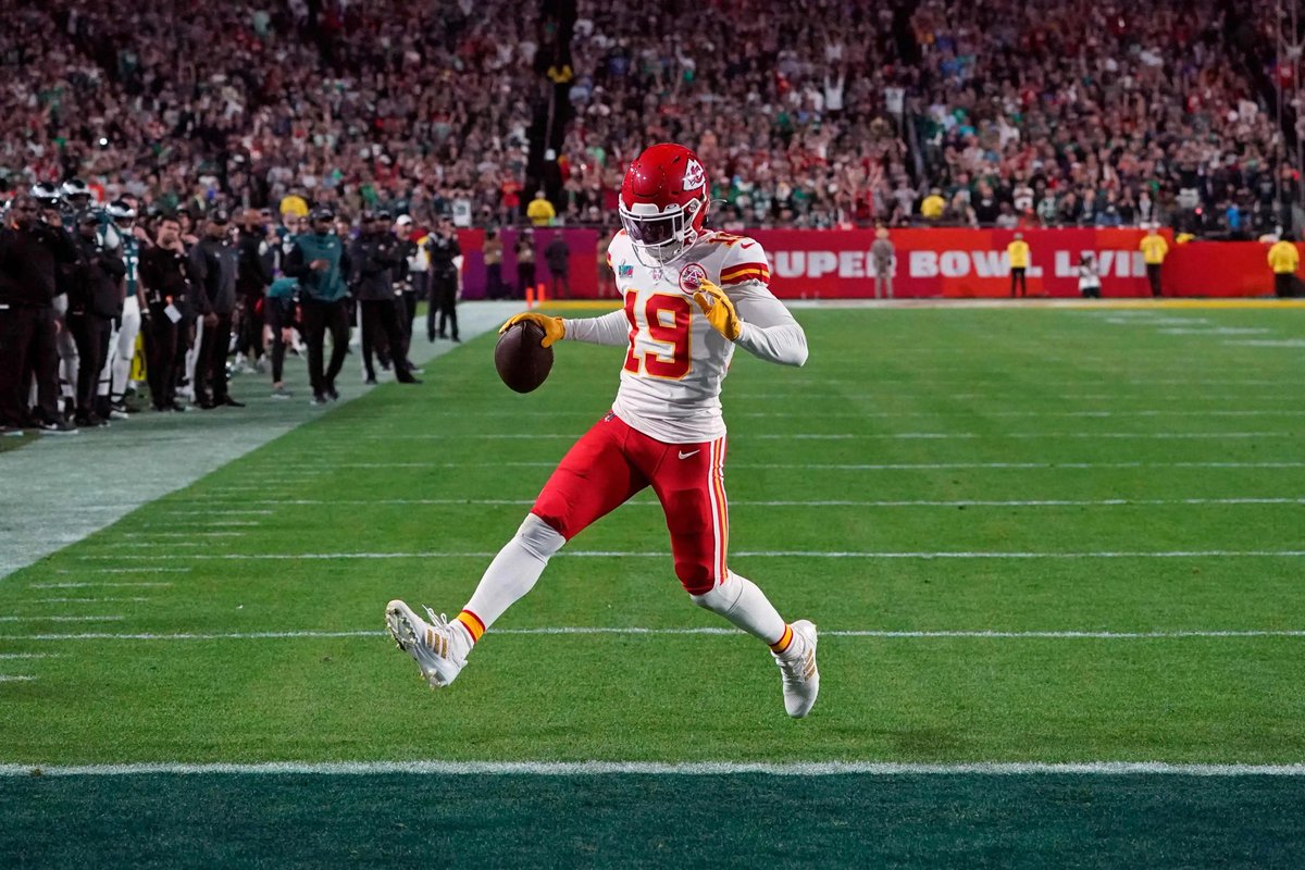 QUlNC3's tweet photo. Kadarius Toney seems like he isn’t coming back next season, Thanks for ur time in KC bad or good 💪🏽 https://t.co/FJZndj2gde