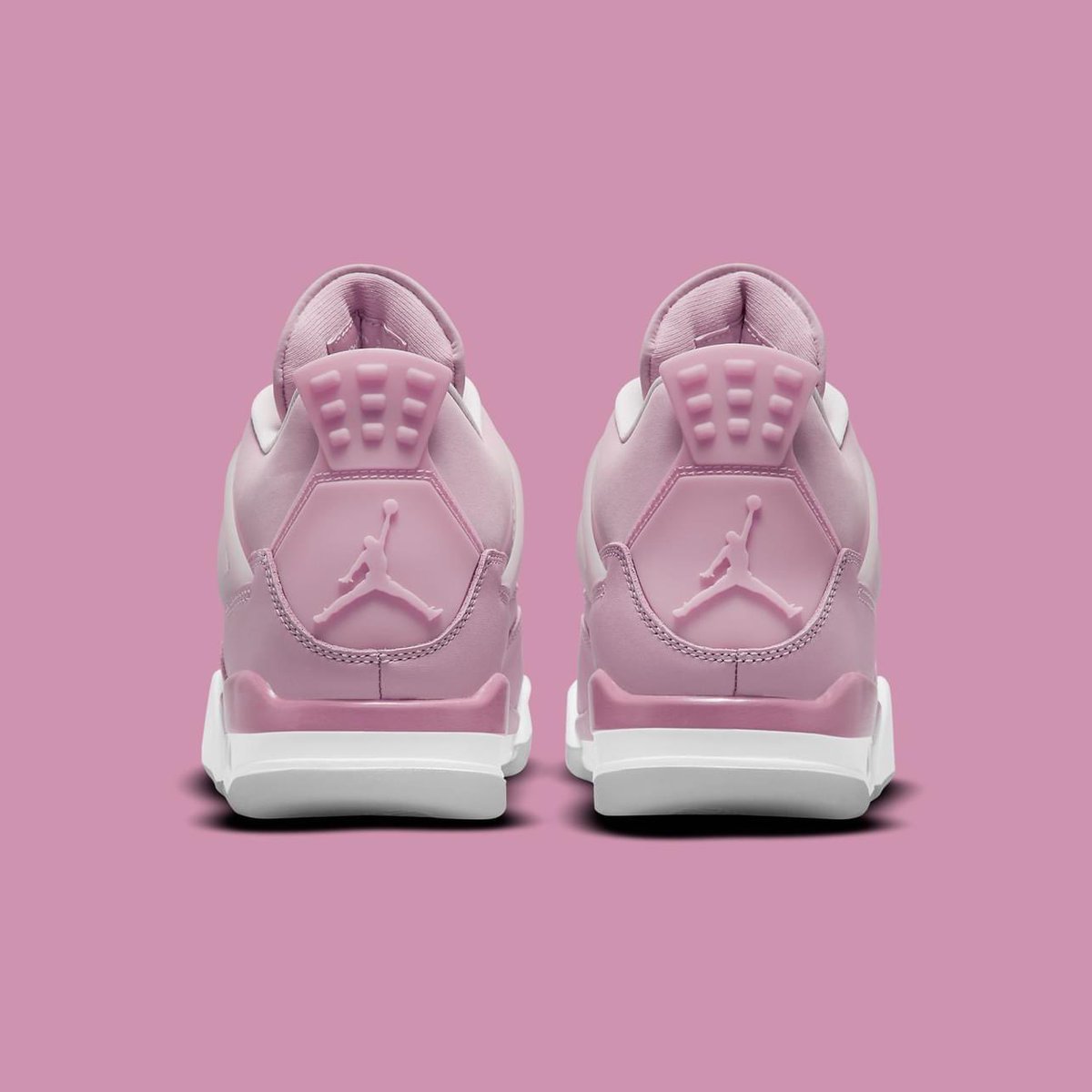 radonmoss's tweet photo. Air Jordan 4 Orchid #AMKD #BeDaKicks #AJ4 #Jordan4 #Sneakers #Kicks https://t.co/X2HydwRB8U