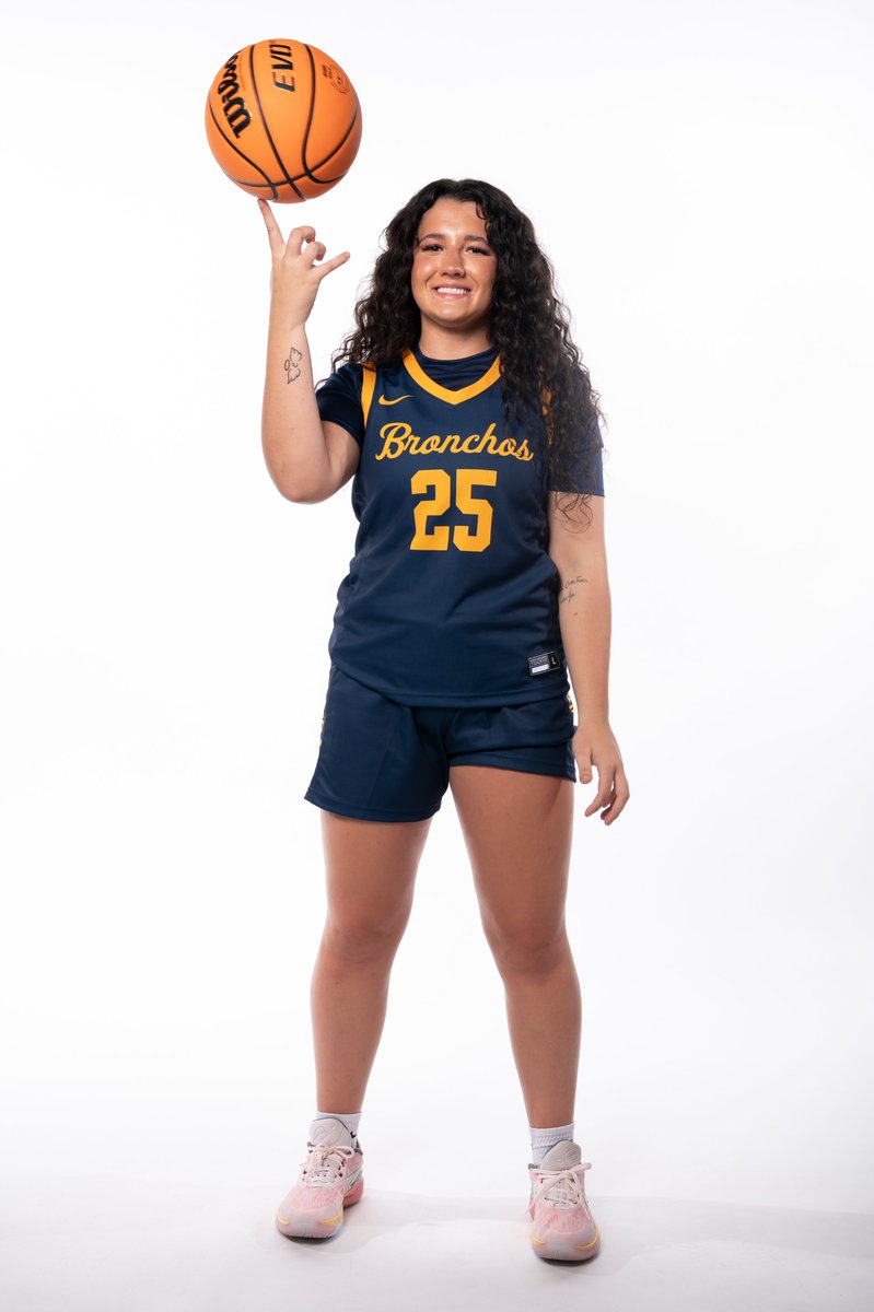 UCO Bronchos tweet media