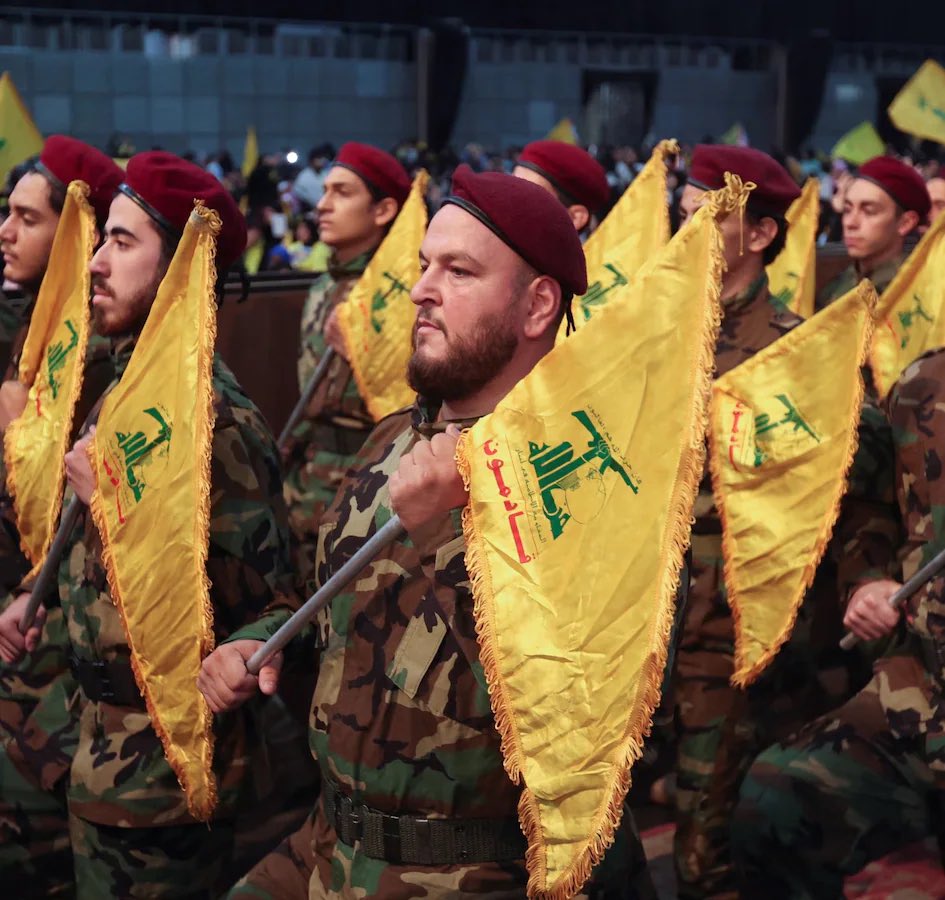 🚨🇮🇱🇱🇧 An unnamed Arab country has provided credible intelligence to Hezbollah that ISRAEL will launch a large scale military INVASION in Lebanon.

Keep in mind, Hezbollah has over 150,000 rockets &amp; missiles stored up…