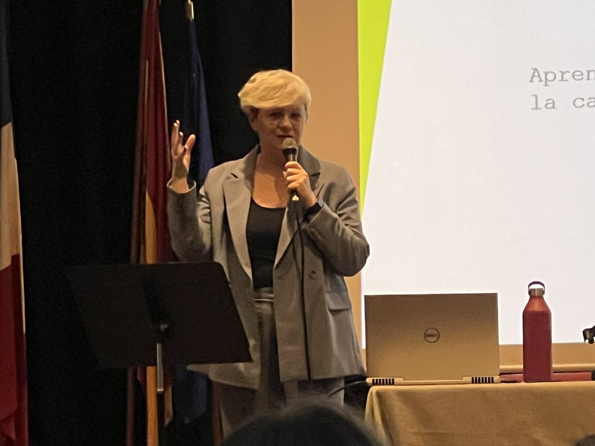 <a href="/SIEF_SCEF/">SIEF Sociedad Investigadores Españoles en Francia</a> <a href="/CdE_Paris/">Colegio de España - Paris</a> <a href="/EvaOrtegaPaino/">Eva Ortega-Paíno</a> <a href="/CienciaGob/">Ministerio de Ciencia, Innovación y Universidades</a> <a href="/raicex_es/">RAICEX</a> <a href="/EmbEspFrancia/">España en Francia</a> <a href="/Astro_SaraG/">Sara García Alonso</a> <a href="/esa/">European Space Agency</a> <a href="/villalbaciencia/">Adrián Villalba</a> Por la tarde la psicóloga <a href="/ToninaFerrer/">Tonina Ferrer</a> nos ha impartido un estupendo taller de gestión de emociones y del estrés en la profesión investigadora. Cuánto hay todavía que aprender sobre la salud mental y cómo afecta esto a la gestión de grupos en laboratorios. Indispensable