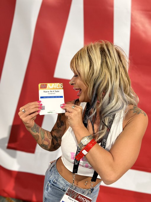 6 goddamn years to get the word nominee of my fucking badge! Finally!!!!  (My first nomination is for<a href="/tag/throwbackthurday"class="tags"><span>#throwbackthurday</span></a>