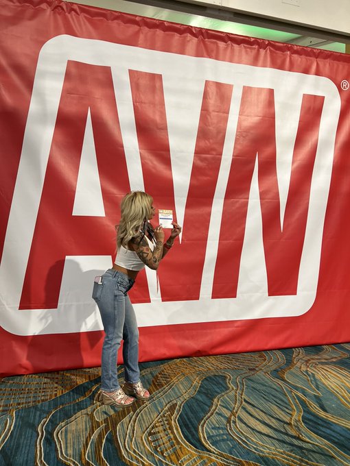 6 goddamn years to get the word nominee of my fucking badge! Finally!!!!  (My first nomination is for<a href="/tag/throwbackthurday"class="tags"><span>#throwbackthurday</span></a>