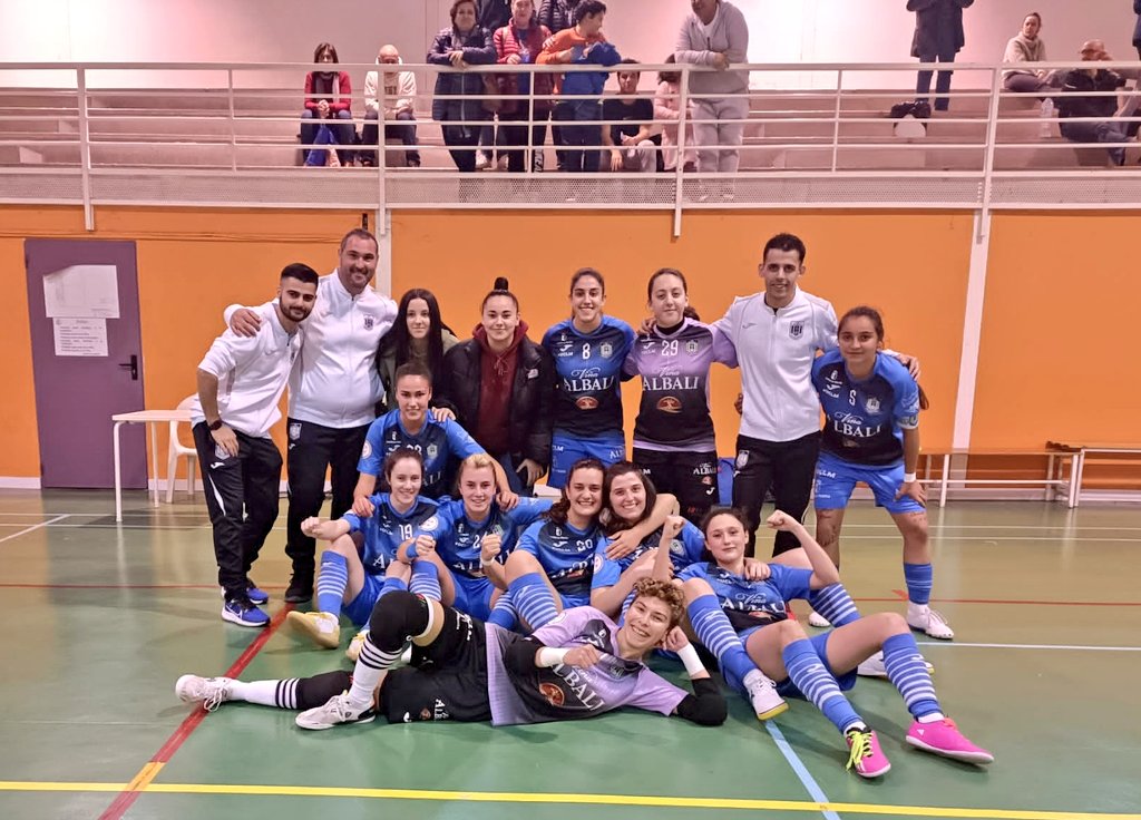 BaseAzulonaFS's tweet photo. 🔵 FEMENINO 🔵

UDAF Afanion B 2-7 Viña Albali Valdepeñas

Goleadoras:
@Rocioruiz215 ⚽⚽⚽
@_navarro_24 ⚽⚽
@marta_vivar ⚽
@_Marta_Martita ⚽

Asistencias:
@Rocioruiz215 2️⃣
@_navarro_24 2️⃣
@marta_vivar 1️⃣
@pauliiitaa_26 1️⃣

Las líderes no fallan 👏👏💙 https://t.co/vB7THXVsfo