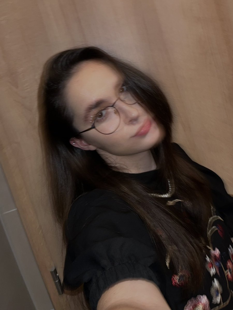 𝔞𝔫𝔱𝔦𝔠𝔞 tweet media