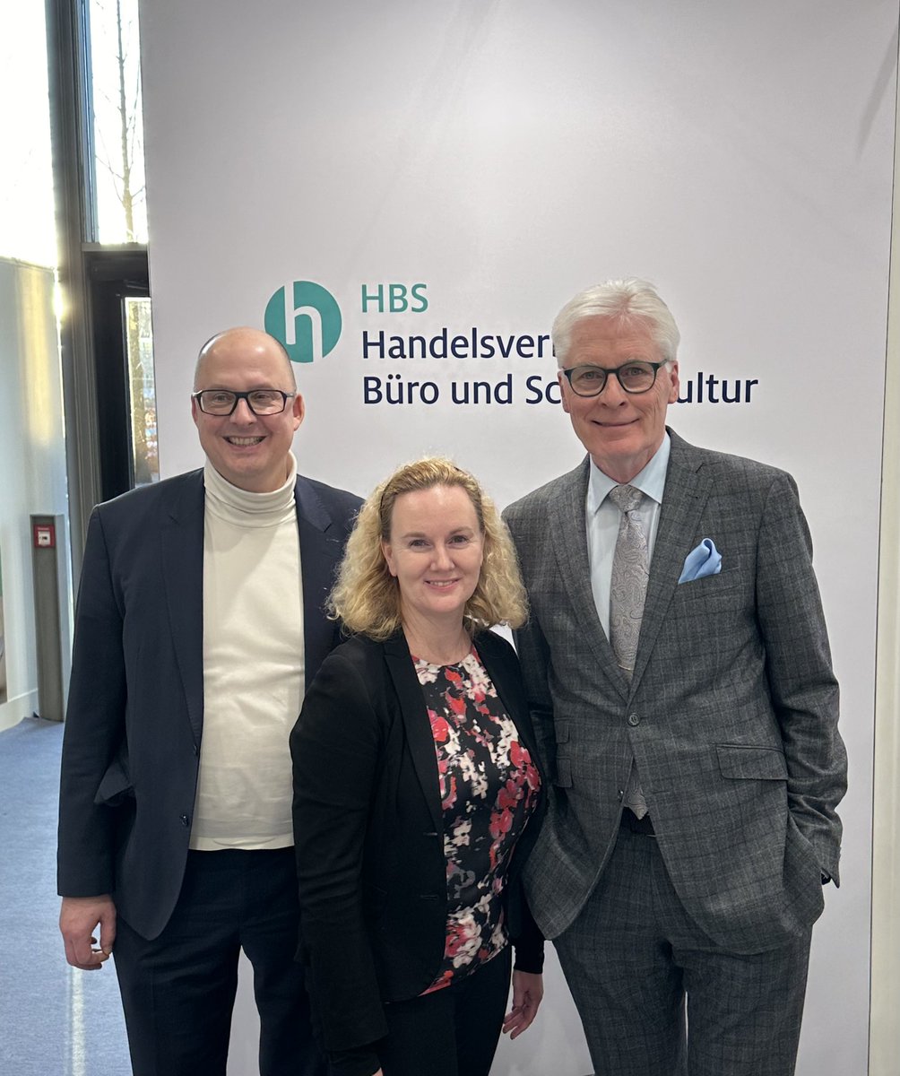 Heute fand unsere Pressekonferenz des #HBS auf der #Ambiente Messe in Frankfurt statt.

Die PM ist auf unserer Homepage: hwb.online abrufbar.

#fachhandel #einzelhandel #handel #handelsverband #ambiente24 #creativeworld24 #christmasworld24 #messe #messewirtschaft