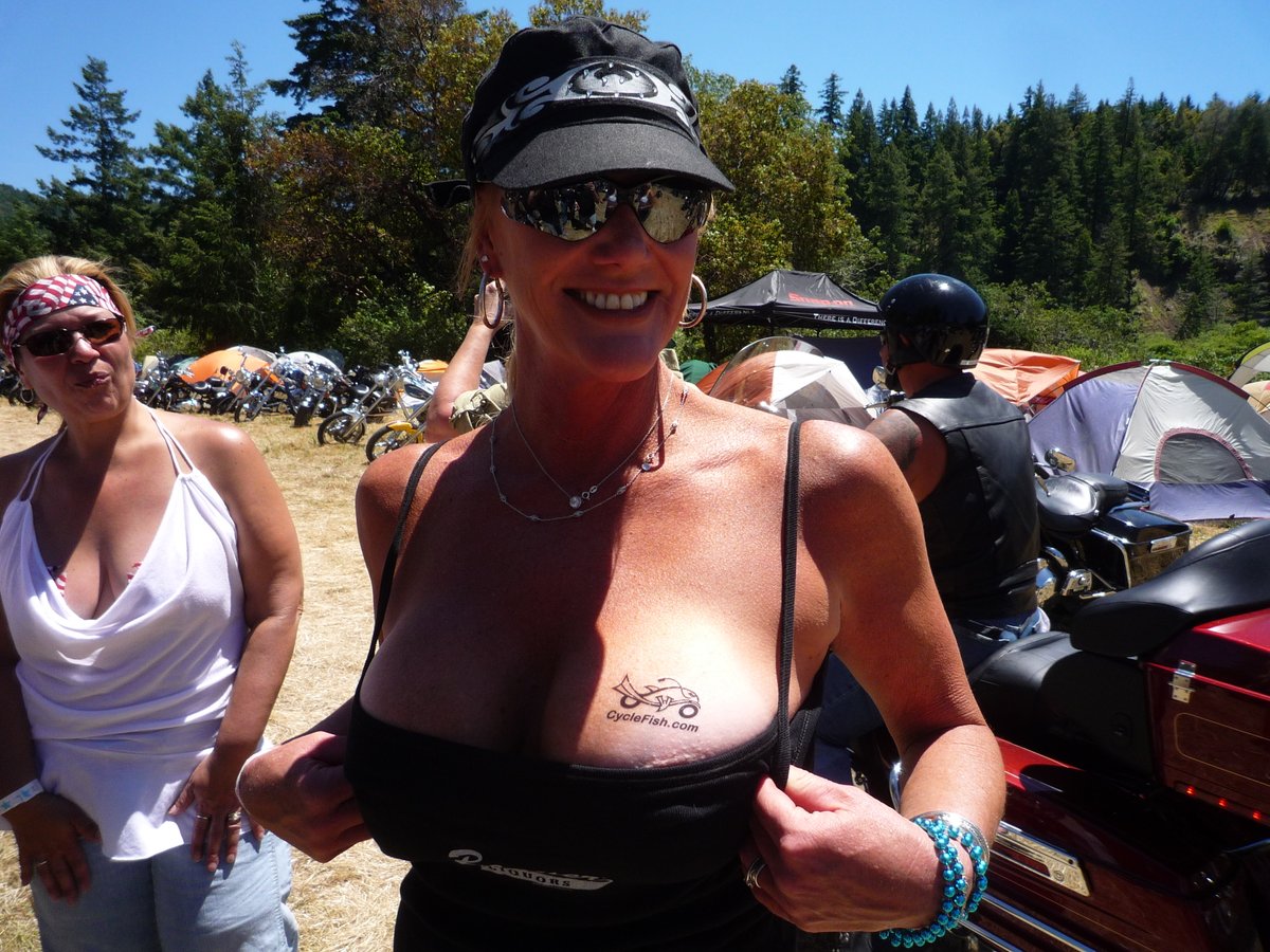 I hope people see the CycleFish.com tattoo!!!!

#bikerchick #BikerGirl #bikerrally #bikerlife