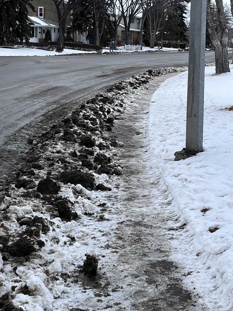 jyeatsm's tweet photo. @CityofRegina still terrible! https://t.co/KxMCVzLF8z