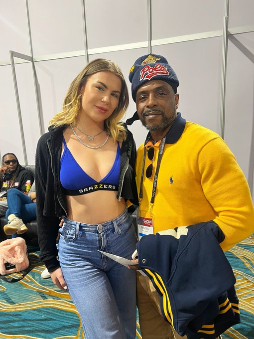 who thinks he would fit? @Brickzilla1 https://t.co/EJyS6ANjuf<a class="tags" href="/tag/brickzilla1">@brickzilla1</a>