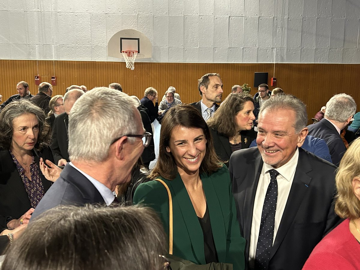 LaugierMichel's tweet photo. 👉Couverture de terrains de tennis
👉Rénovation d’une école 
👉Liaisons douces 
👉Environnement…

Le maintien du très beau cadre de vie des Chevrotins et Chevrotines est assuré ! https://t.co/ACScxmknD3
