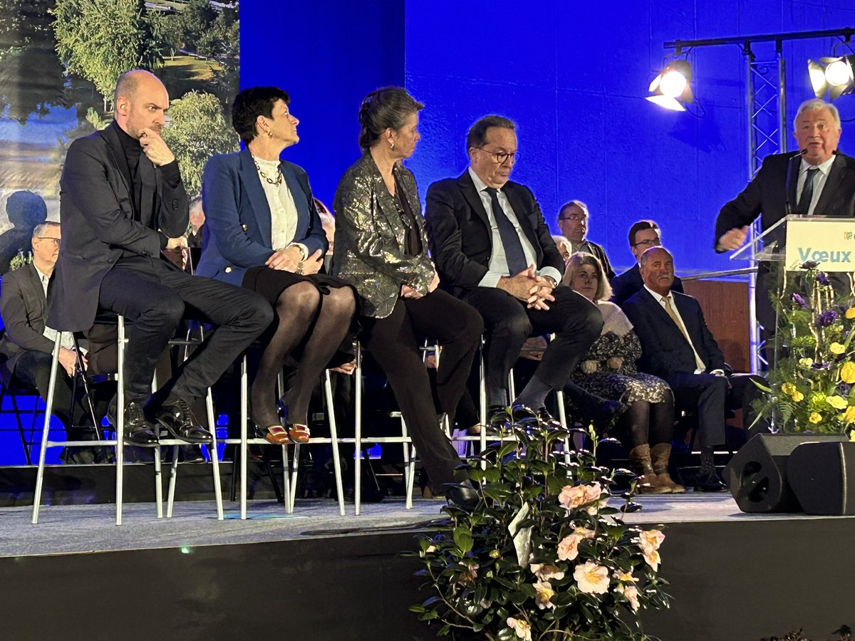 LaugierMichel's tweet photo. 👉Couverture de terrains de tennis
👉Rénovation d’une école 
👉Liaisons douces 
👉Environnement…

Le maintien du très beau cadre de vie des Chevrotins et Chevrotines est assuré ! https://t.co/ACScxmknD3