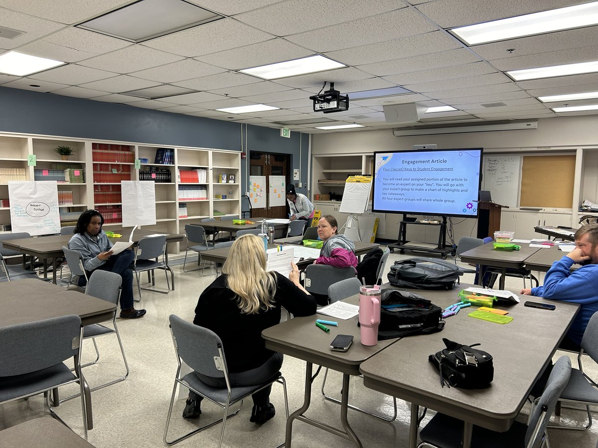 LeslieCRichard2's tweet image. Saturday Support for our @JEFCOED non traditional pathway teachers—they were such a pleasure! #LearningtoTeach #ServantLeaders @angelajw97 @JessicaSilas17 @TErbrick