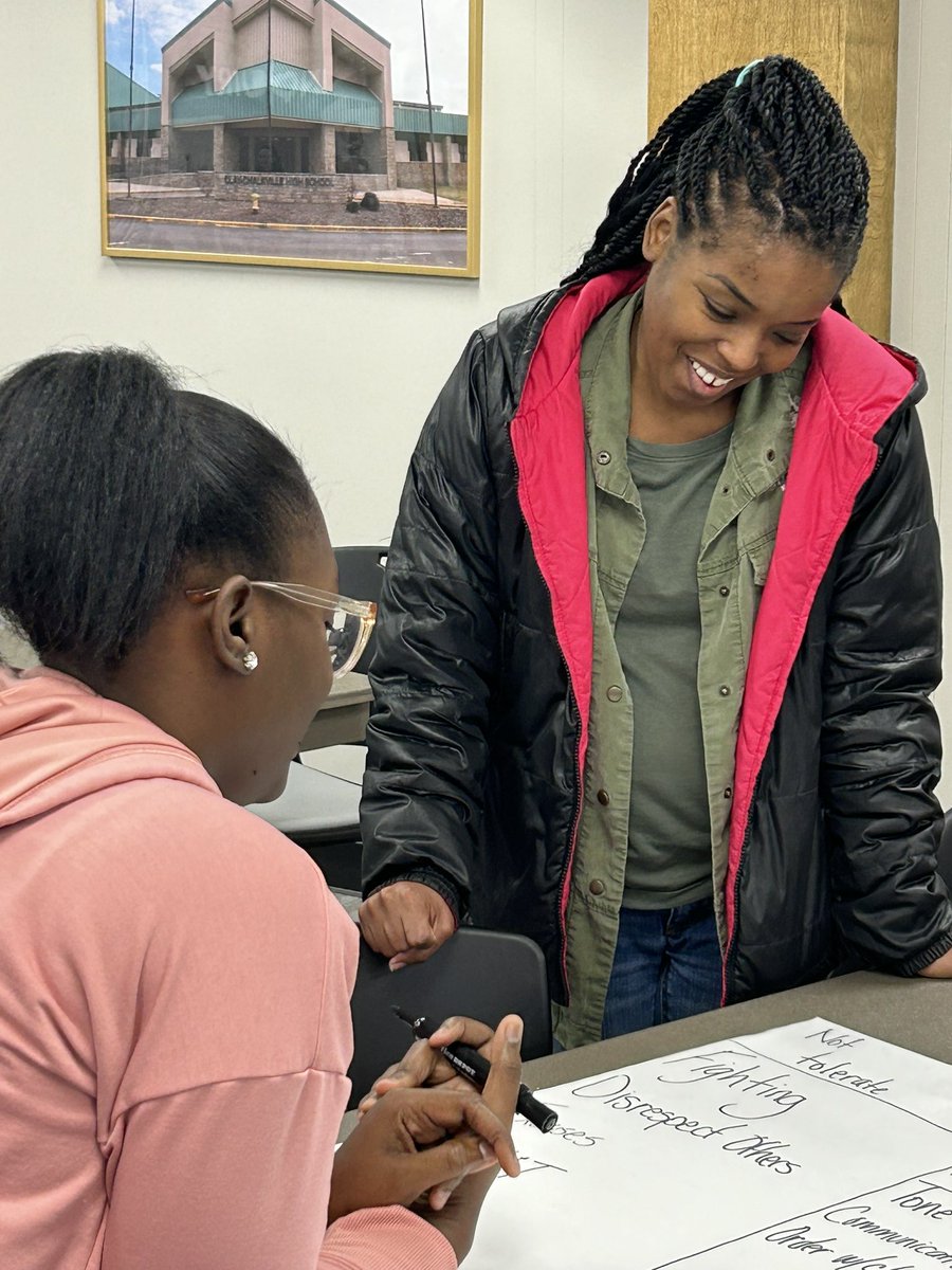 LeslieCRichard2's tweet image. Saturday Support for our @JEFCOED non traditional pathway teachers—they were such a pleasure! #LearningtoTeach #ServantLeaders @angelajw97 @JessicaSilas17 @TErbrick