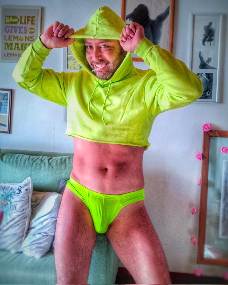 PabloVivancoCa1's tweet photo. @chilenaked #FluorescenceFriday #activo #gay https://t.co/ck9hMSIh76