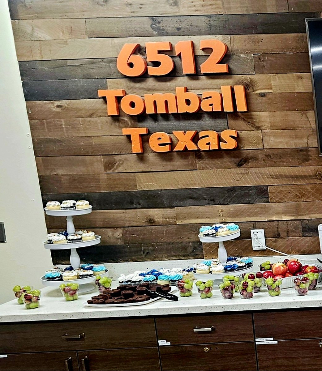 6512-Celebrating January's birthdays.