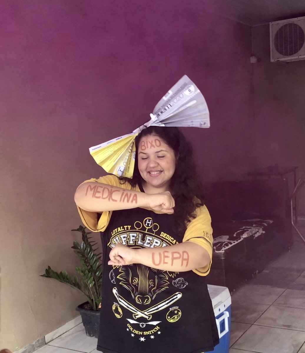 AnnaStudy_'s tweet image. Atendendo pedidosss (uma unidade de pessoa) vim falar sobre minha trajetória até passar em medicina na Estadual do Pará 🥹💛🖤
🧶👇🏻