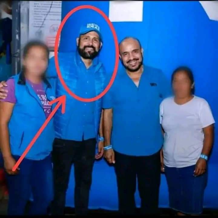 ElTrompudo2022's tweet photo. 💩 PURA PODREDUMBRE EN NUEVAS IDEAS 💩

CAPTURARON AL JEFE DE CAMPAÑA DE N.I. EN ARMENIA, POR VIOLACIÓN  DE MENOR.

El ex presentador del canal 21, Luis Abraham Coreas, fue capturado y acusado violación, la noche del miércoles 24 de enero. Corea es encargado del área de Comunicaciones de esa municipalidad.

Hasta el momento guardan silencio los diputados y alcaldes de Sonsonate. Fuentes aseguran que en el partido están haciendo todo lo posible por sacarlo de la cárcel, y que a la victima la han amenazado con el regimen de excepción si no retira la denuncia.