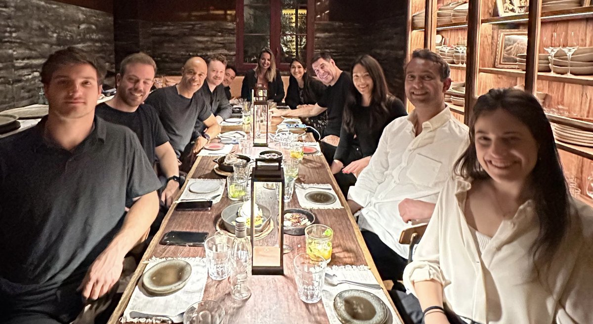 marceloclaure's tweet photo. Increíble primera sesión estratégica con el equipo de @Bicyclevc en #SaoPaulo 🇧🇷. Planeamos asociarnos con los fundadores más destacados en #AméricaLatina. El deseo de este equipo de ganar es insuperable. Con una pasión excepcional como esta, ¡el éxito es inevitable! ¡Sin lugar a dudas!