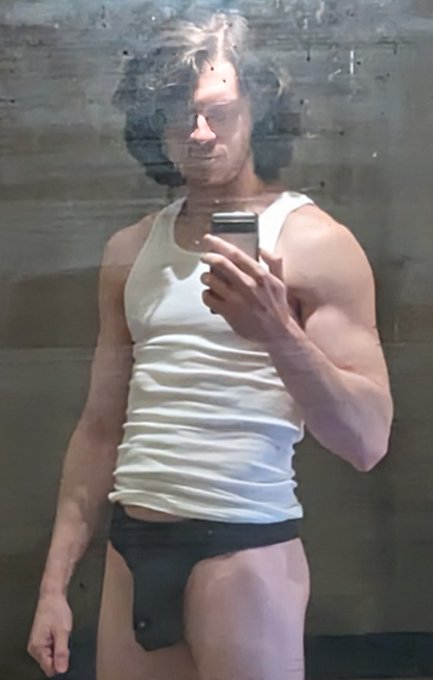 Why do I look so thunky here 🐺 https://t.co/47JxtM05XR