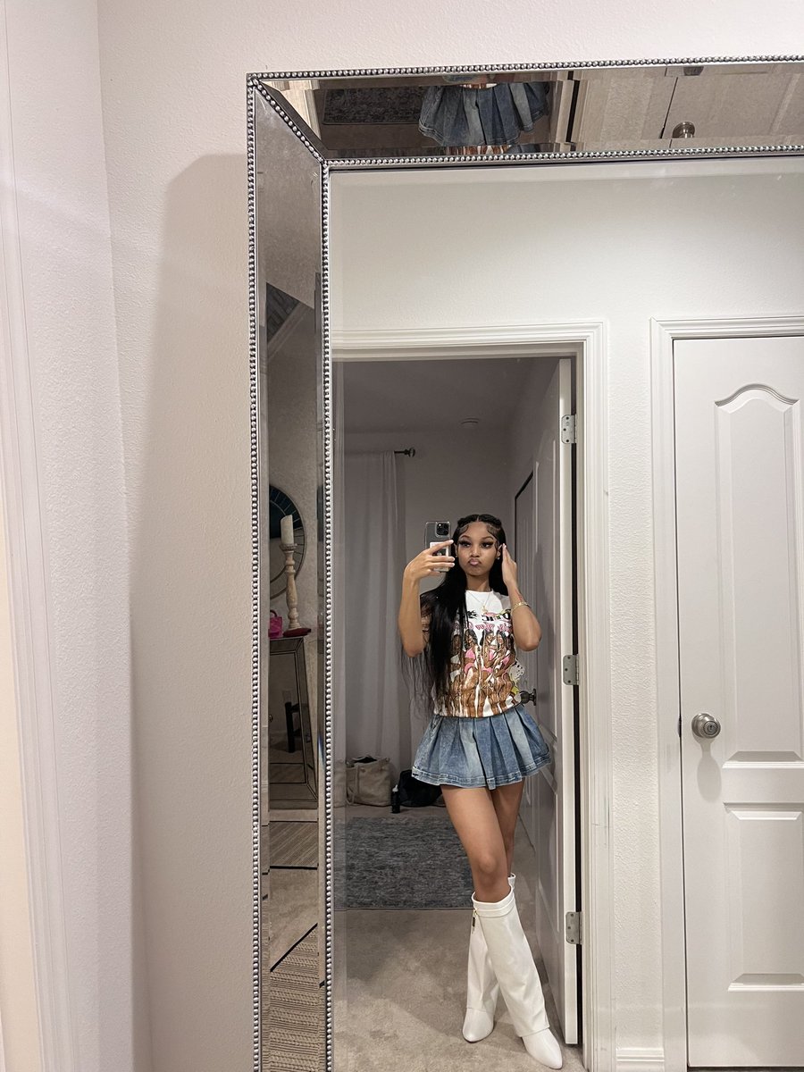 Alyssamarie ♛ tweet media