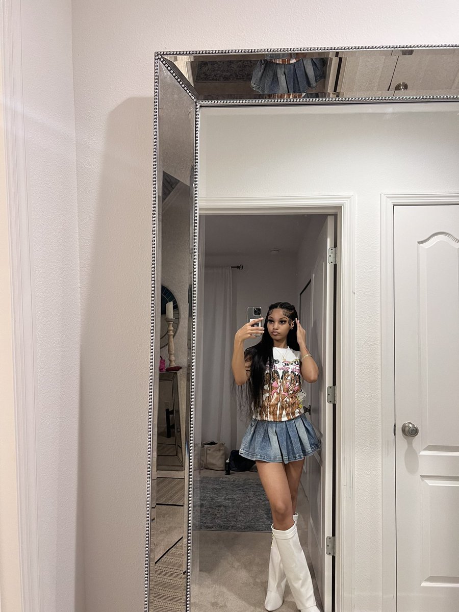 Alyssamarie ♛ tweet media