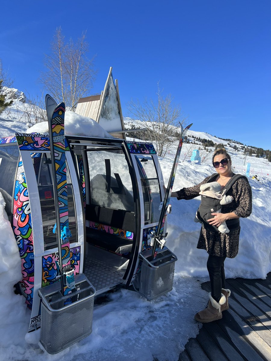 leloluce_art's tweet photo. Petite visite de mes oeuvres à courchevel ♥️ https://t.co/88gD5IKJ9p